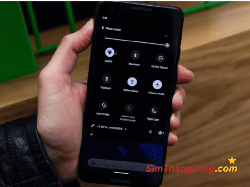 Tắt chế độ máy bay để điện thoại Android kết nối lại mạng di động 